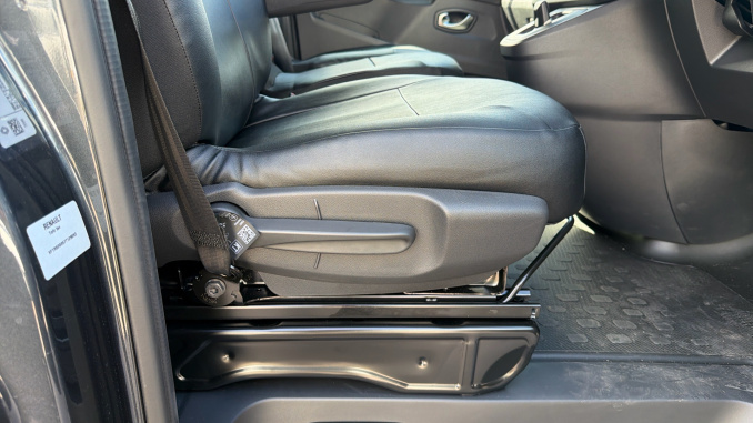 Renault Trafic Swb Diesel SL30 Blue dCi 170 Graphite Edition Van EAG9 - Image 32